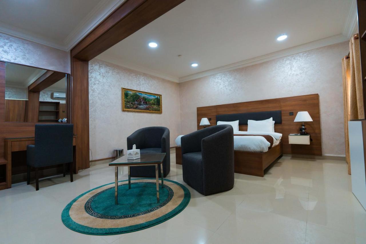 Phoenicia Suites Wupa المظهر الخارجي الصورة