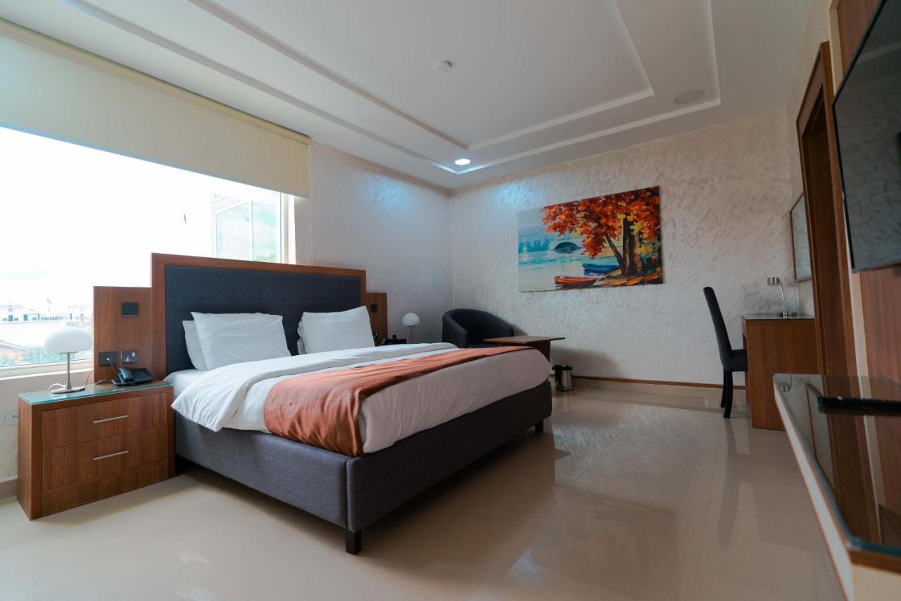 Phoenicia Suites Wupa المظهر الخارجي الصورة