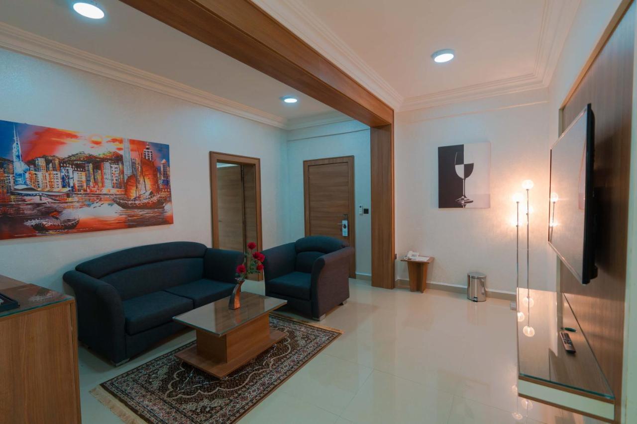 Phoenicia Suites Wupa المظهر الخارجي الصورة